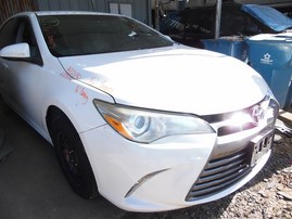 2016 Toyota Camry LE White 2.5L AT #Z23190